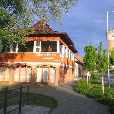 Silver Park Vendeghaz Berettyóújfalu Bagian luar foto
